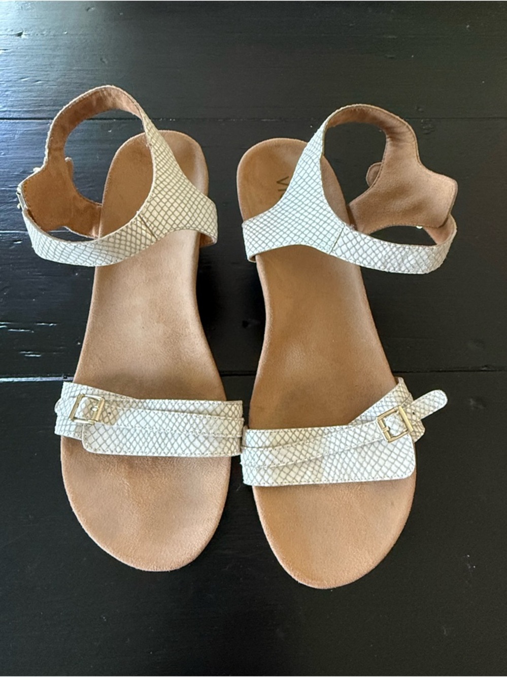 Vionic Noble Laurie White Snake Print Leather Low Wedge Sandals - Picture 3 of 9
